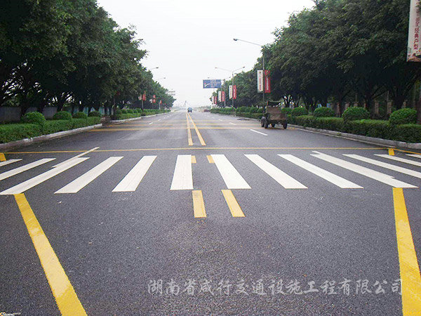 班馬線(xiàn)劃線(xiàn)