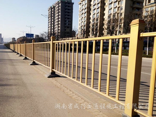 人行道隔離護(hù)欄